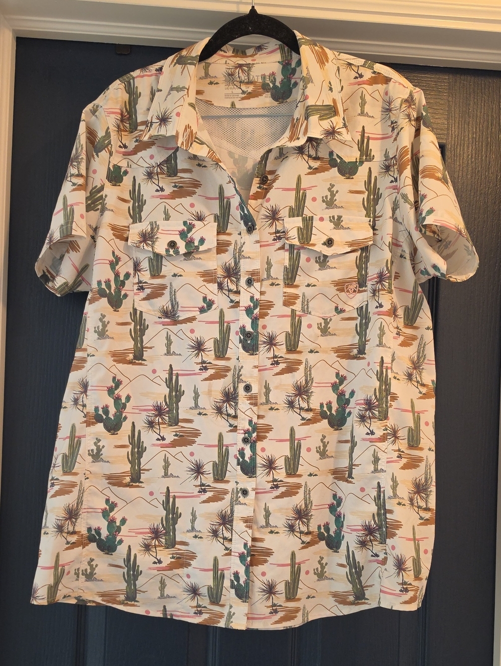 Ariat Women's Large Cream Short-Sleeve Button-Down Shirt with Green Cactus Print